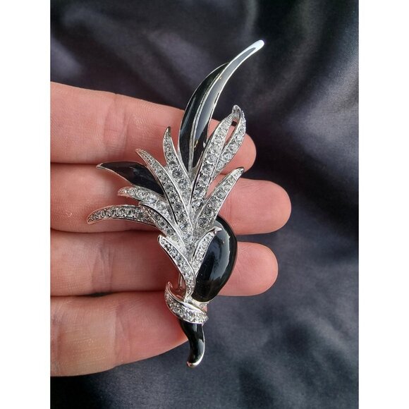 Vintage NOLAN MILLER Black and White Clear Rhinestones Silver Tone Figural Bird - Picture 5 of 6